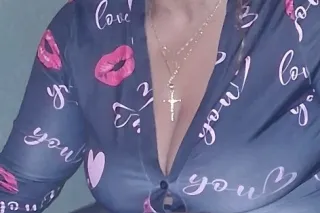 100% all REAL Women w/ Curves!... - Image 2