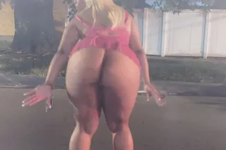 New in town come and see about... - Image 1