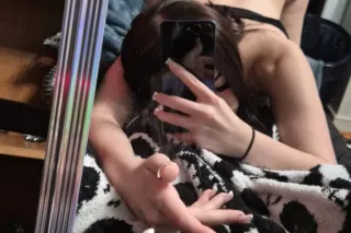 Snowing in seattle 💦💦❄❄ - Image 3