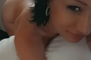 i want to play 😣😣 💋💋💋 - Image 2