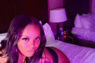 Young, sexy, Melanin Beauty 😍💦 Ready to play 😋 - Image 5